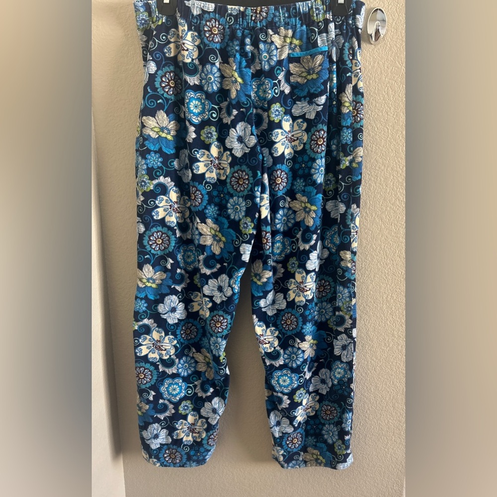 Vera Bradley Navy Blue Floral Pjs botton with White & Teal Accents size M-L - Picture 2 of 8